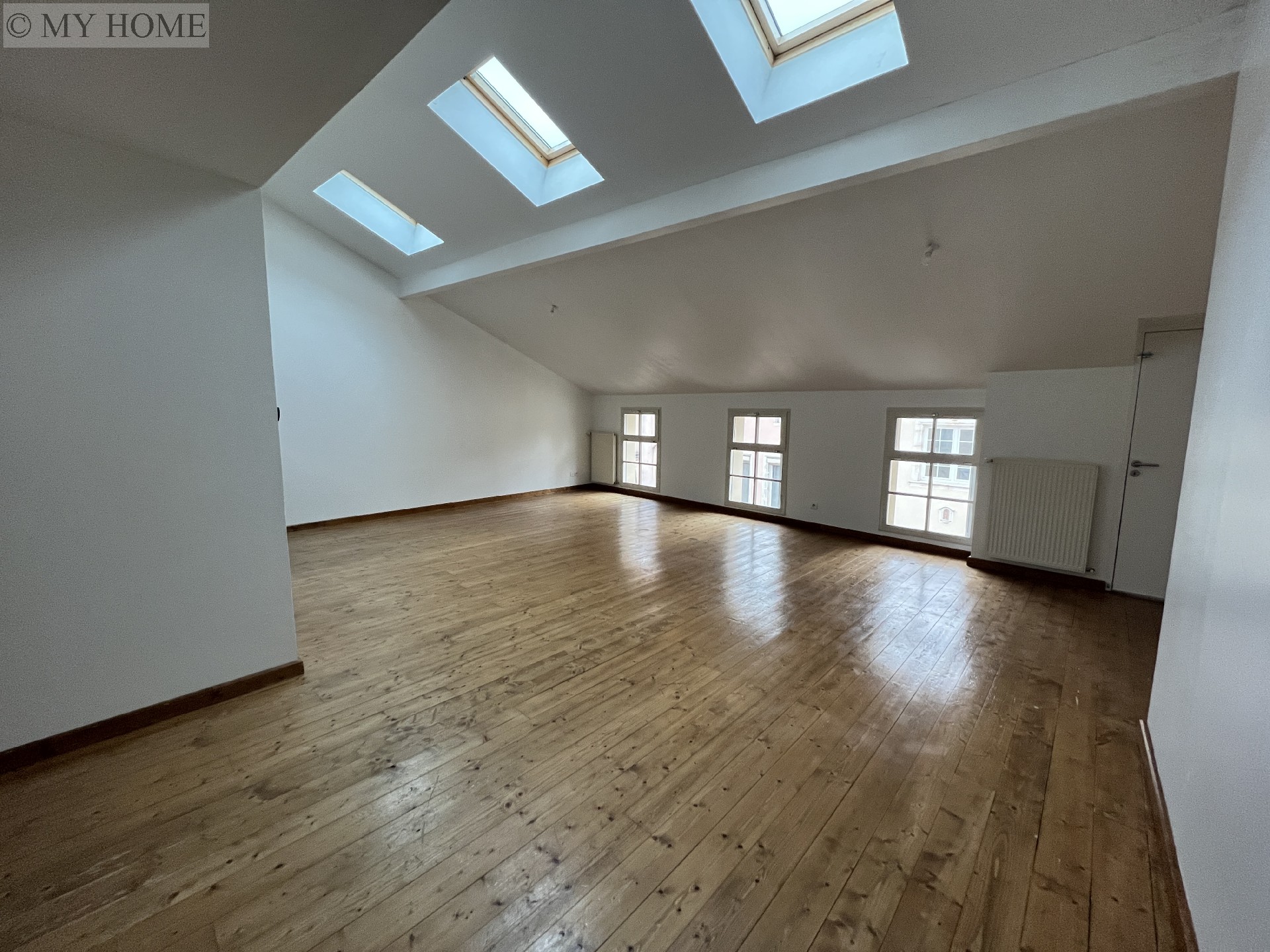 Location appartement - TOUL 154 m², 4 pièces