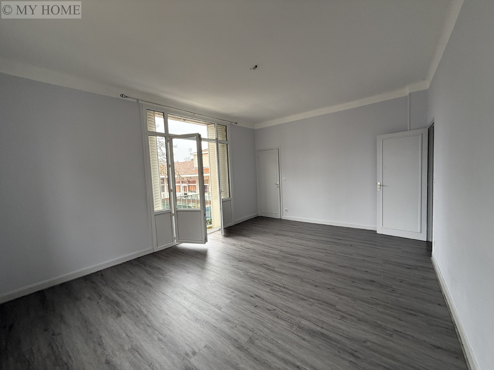 Location appartement - TOUL 87,27 m&sup2;, 5 pièces