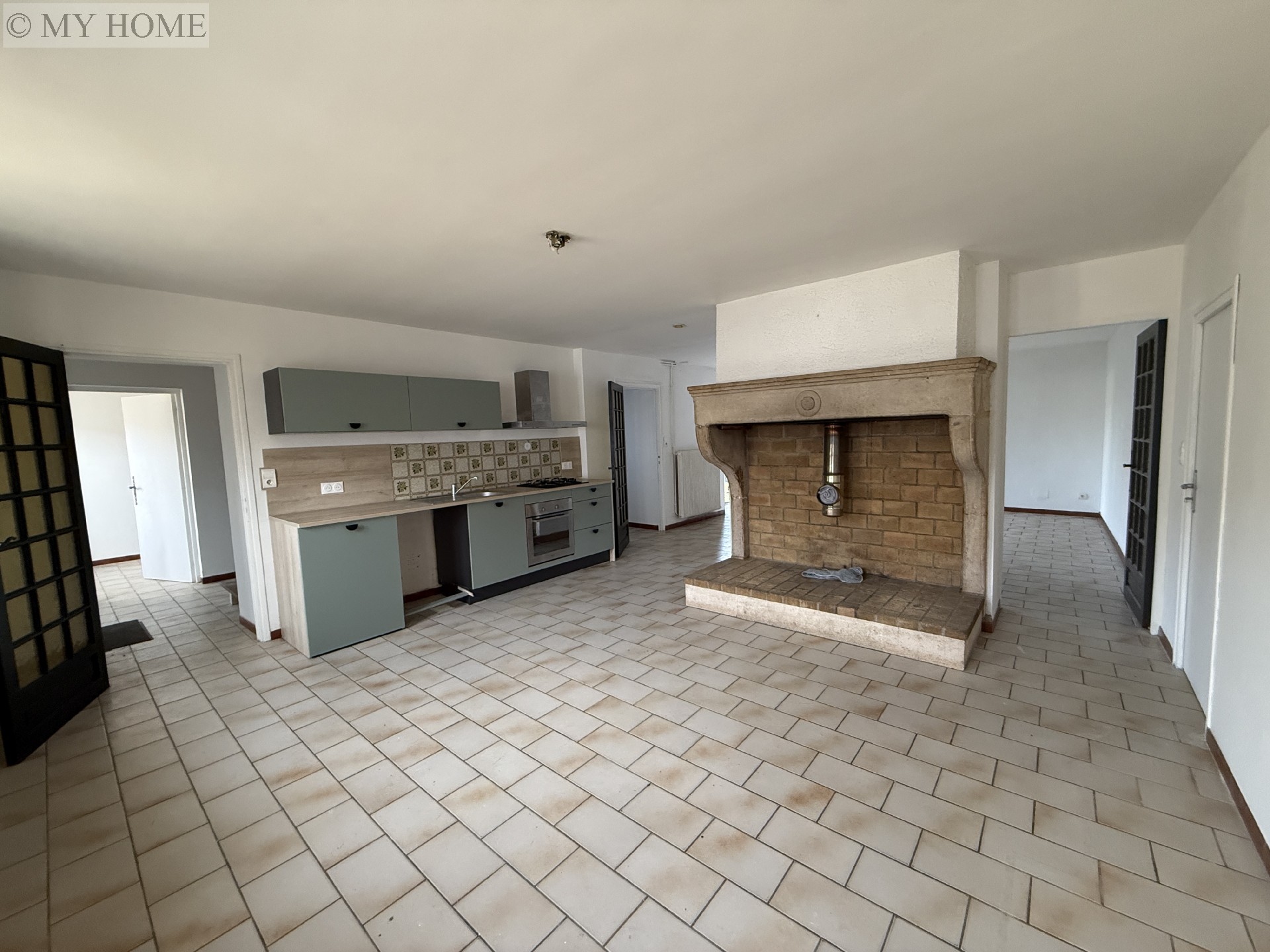 Location maison - AVRAINVILLE 138,91 m², 8 pièces