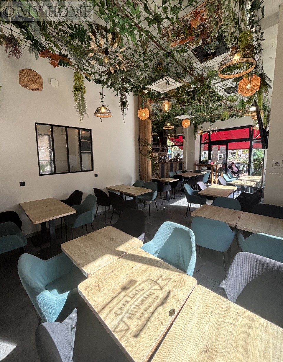 Vente local commercial - TOUL 270 m², 15 pièces