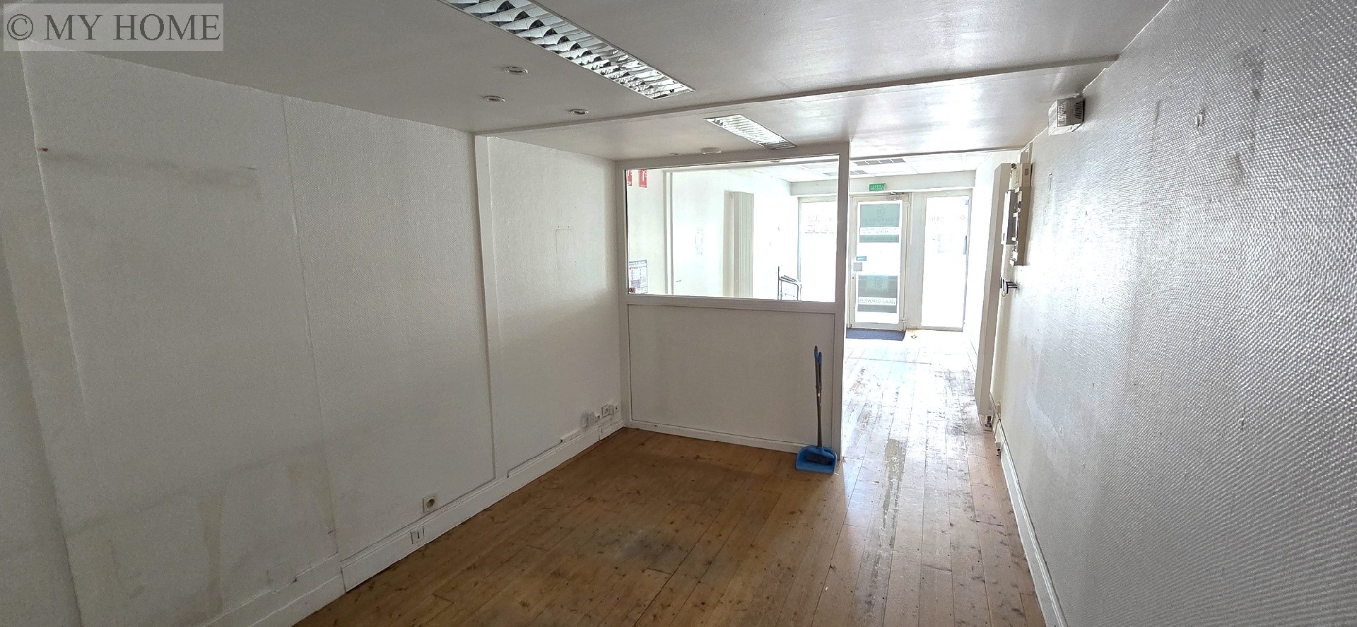 Vente local commercial - TOUL 132 m², 5 pièces