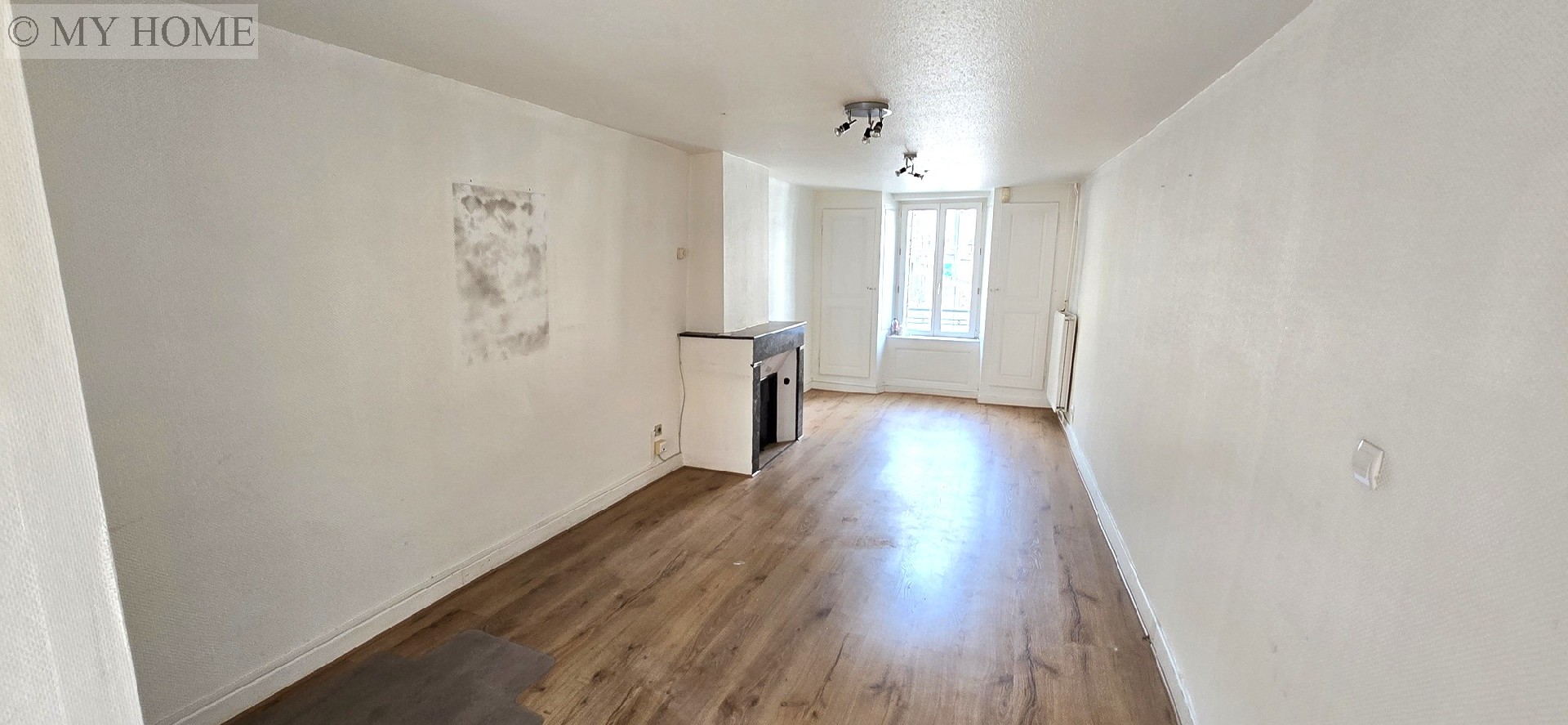 Vente local commercial - TOUL 132 m², 5 pièces