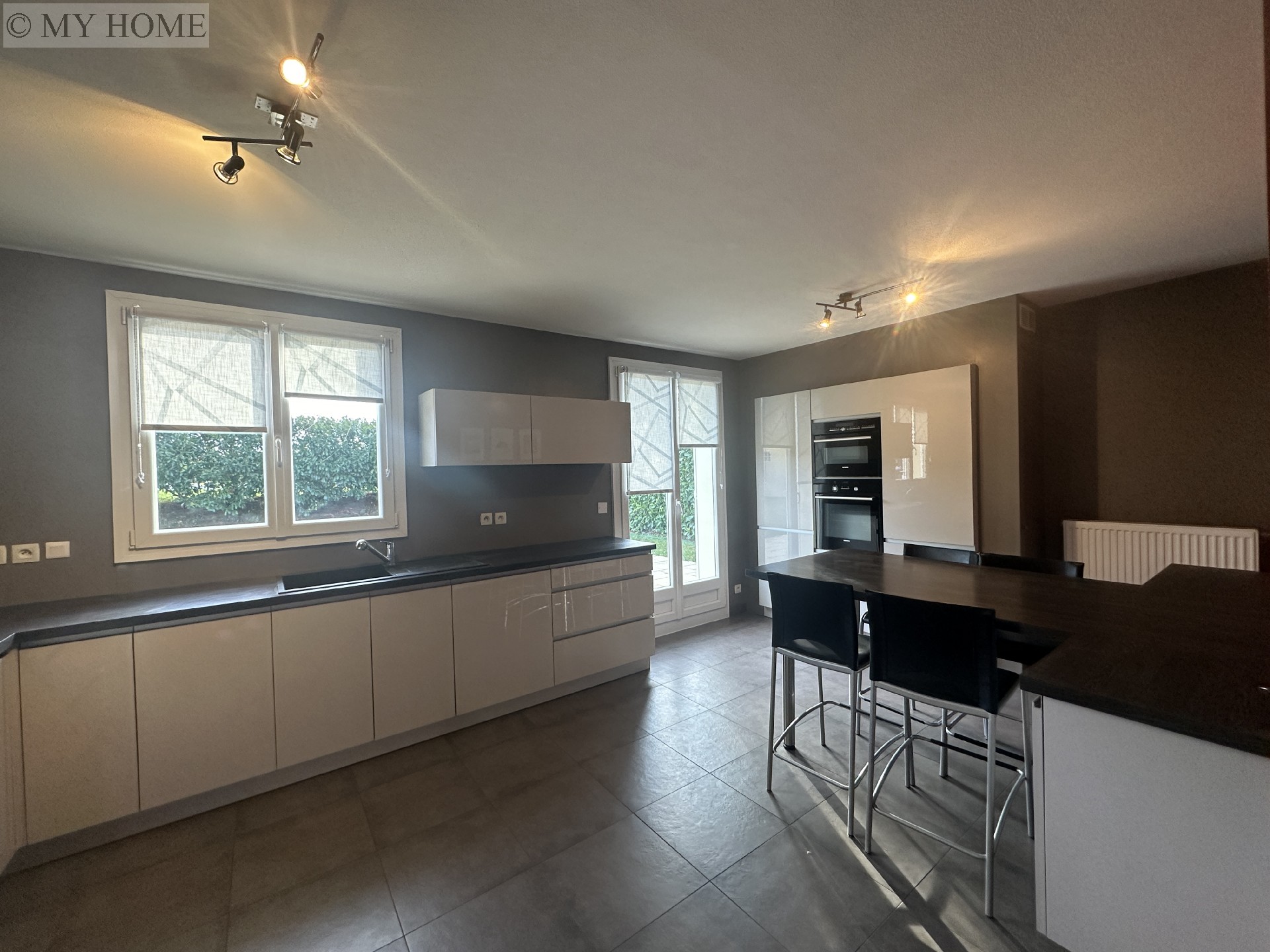 Vente maison - GONDREVILLE 175 m², 8 pièces