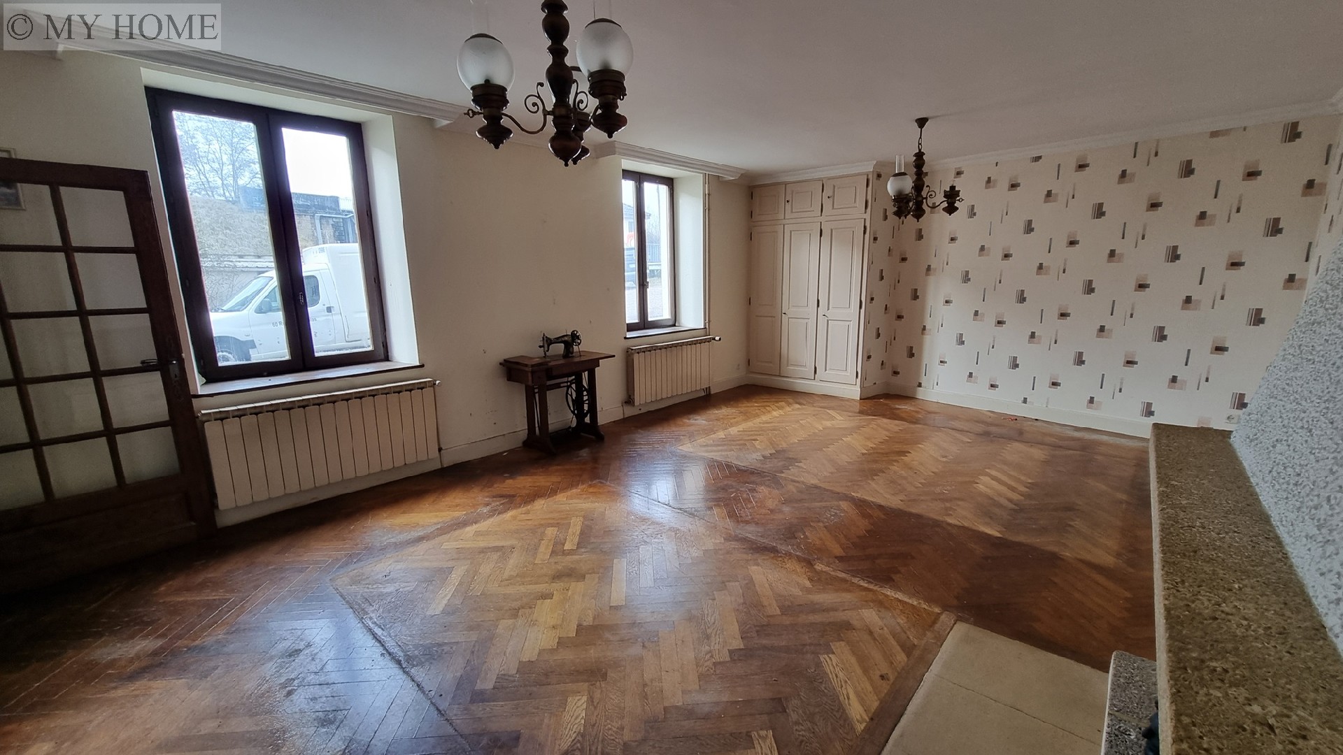 Sell  - TOUL 185 m², 8 rooms