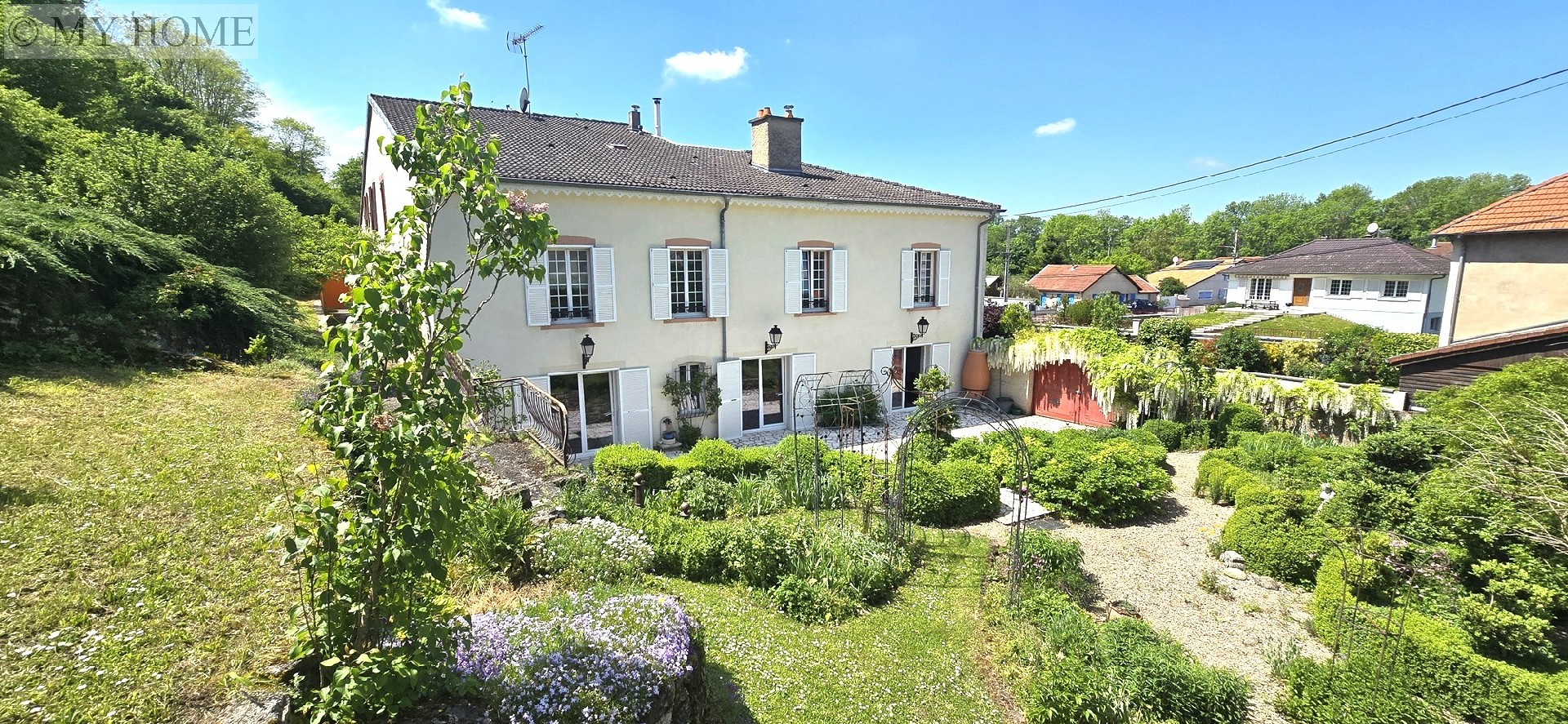 Vente maison - TOUL 508 m², 16 pièces