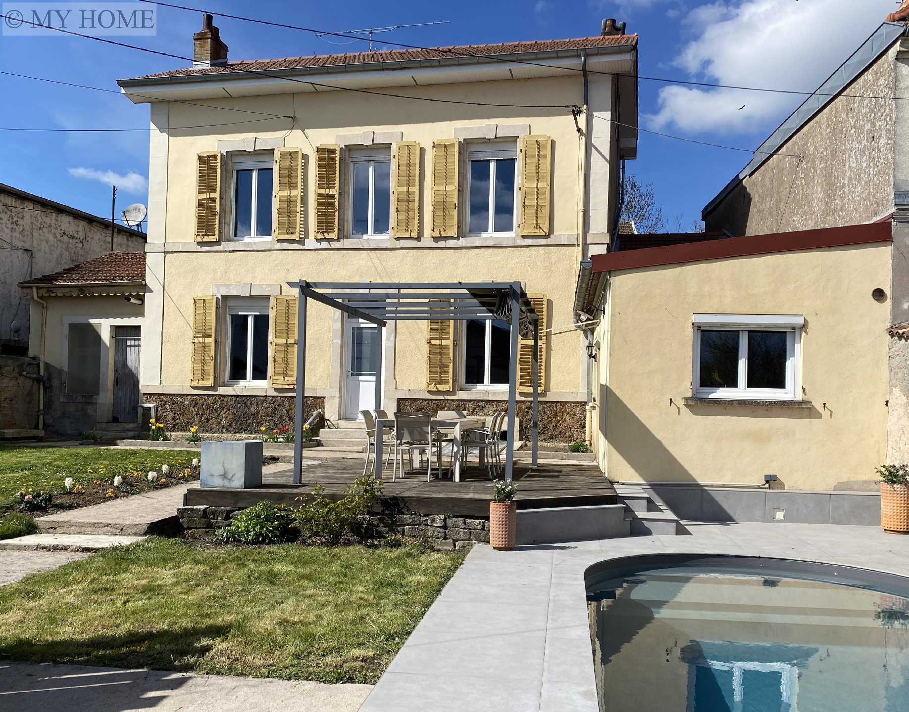 Vente maison - TOUL 130 m², 7 pièces