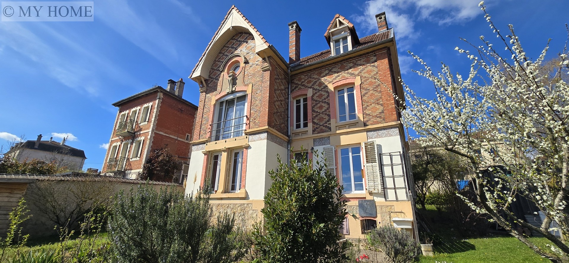 Vente maison - TOUL 205 m², 8 pièces