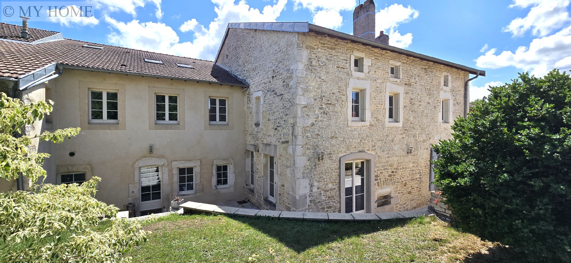 Vente maison - SORCY ST MARTIN 334 m², 10 pièces
