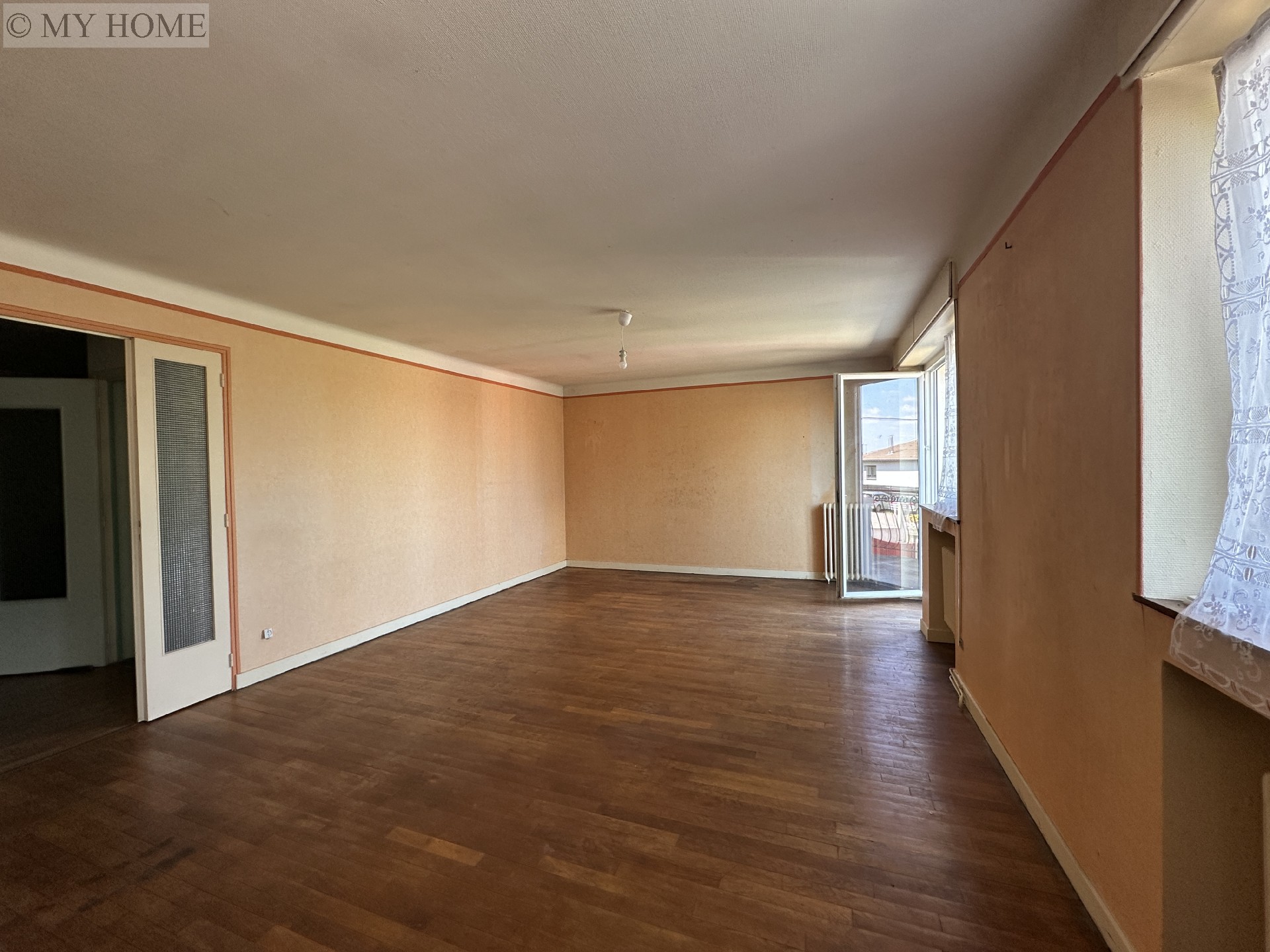 Vente maison - VELAINE EN HAYE 219 m², 8 pièces