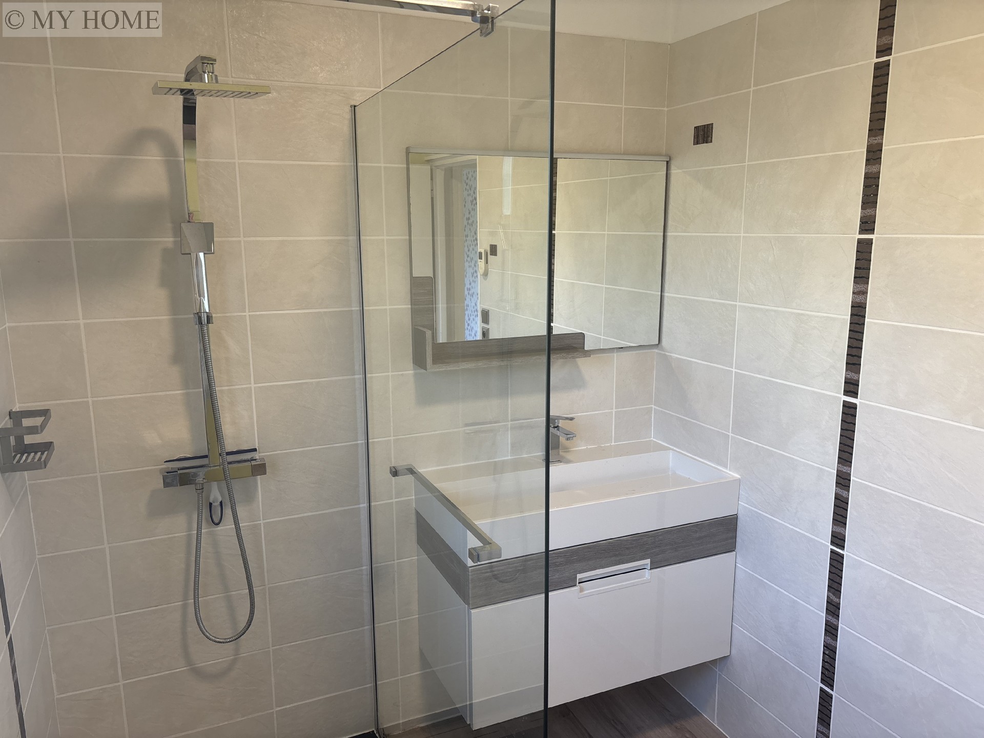 Vente maison - VELAINE EN HAYE 120,5 m&sup2;, 7 pièces