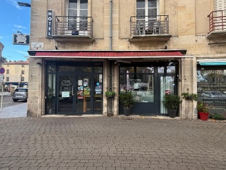 vente local commercial TOUL 15 pieces, 270m